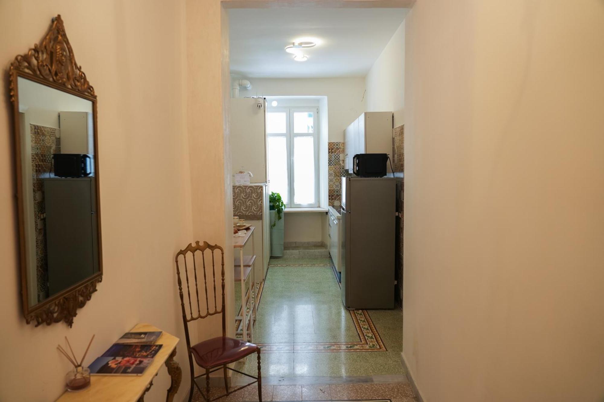Hotel La Casa In Centro Salerno Esterno foto